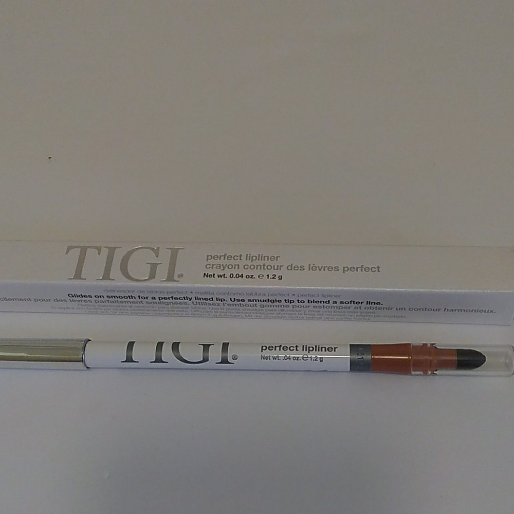 TIGI Perfect Lipliner color Nude
